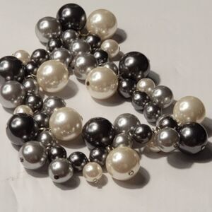 Roman RMN Cha Cha Gray Faux Pearl Stretch Bracelet Gaudy Fancy Statement Piece